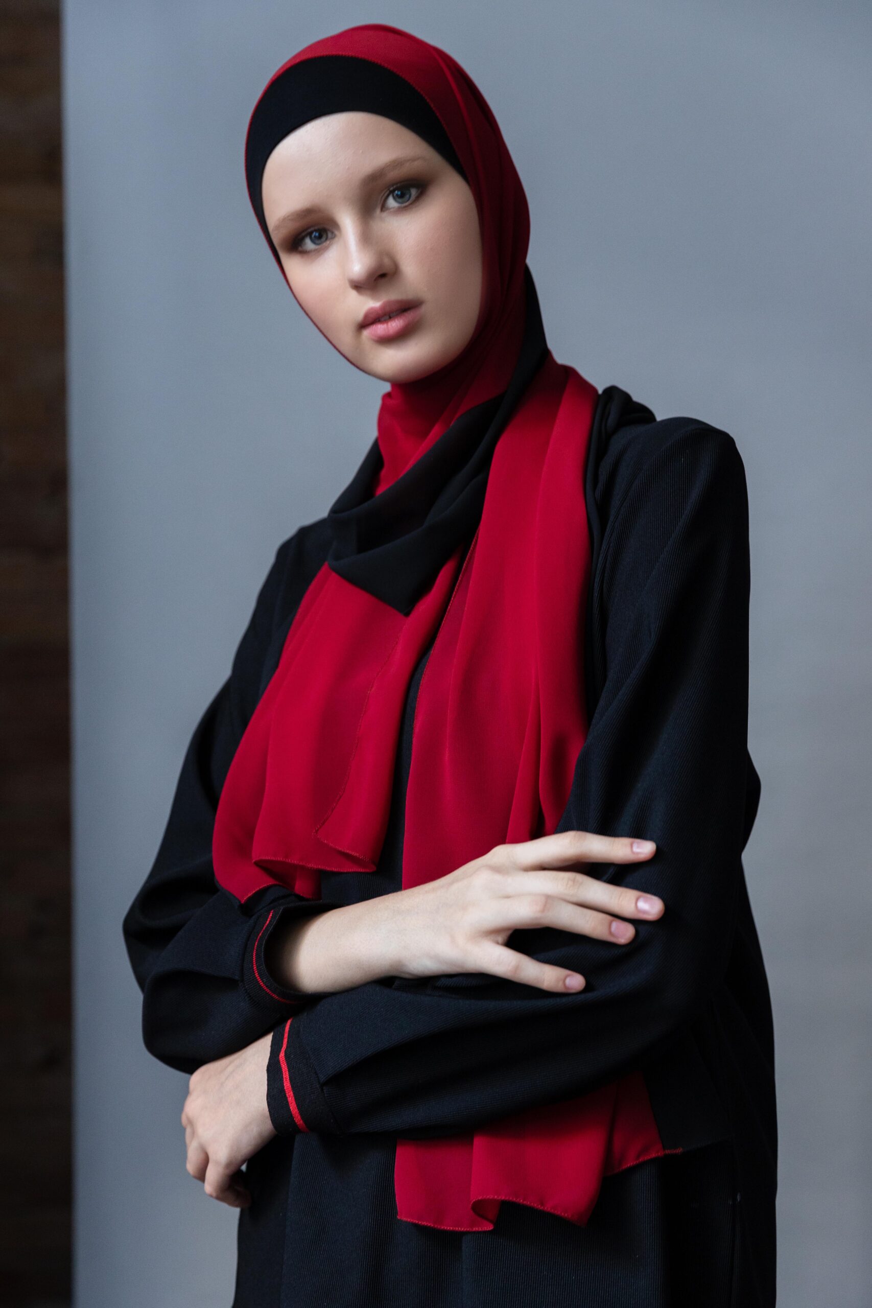 Al Rajwan Two-Toned Crepe Hijab Scarf Left Side Black Burgundy001